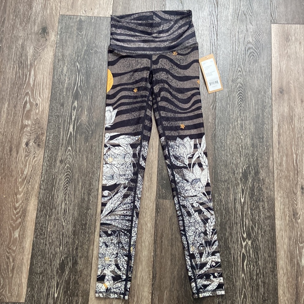 Niyama Sol barefoot leggings small